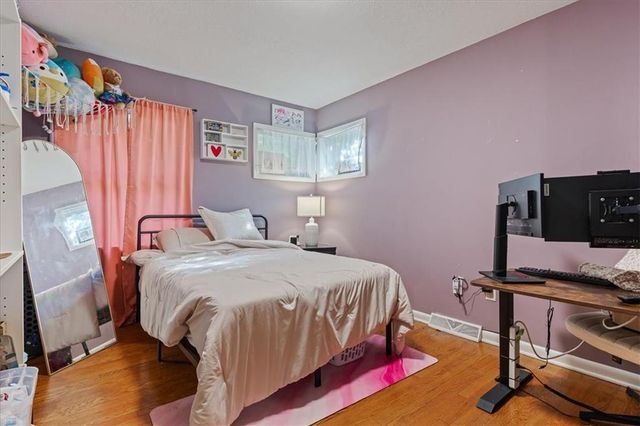 5729 PARALLEL Parkway, Kansas City, KS 66104