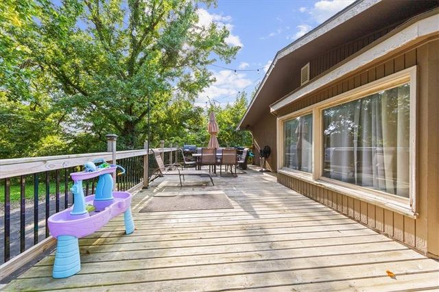 5729 PARALLEL Parkway, Kansas City, KS 66104
