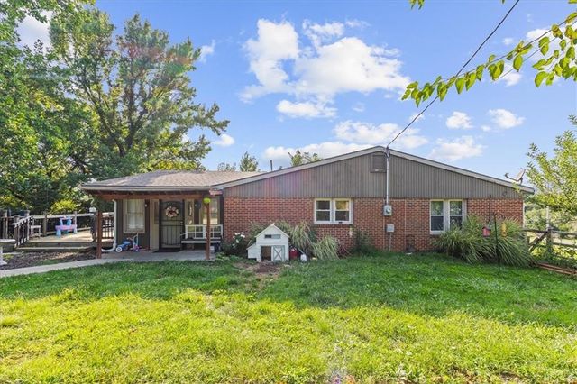 5729 PARALLEL Parkway, Kansas City, KS 66104