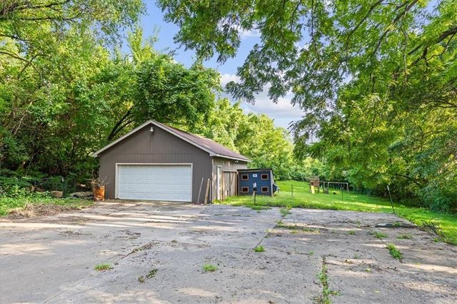 5729 PARALLEL Parkway, Kansas City, KS 66104
