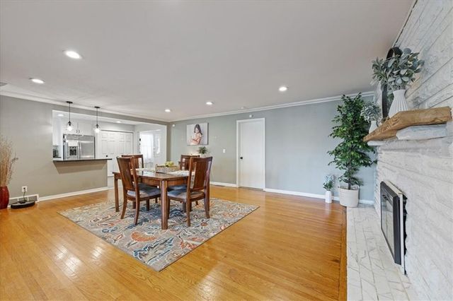 5729 PARALLEL Parkway, Kansas City, KS 66104