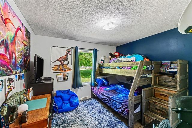 1301 W 8th Street, Edgerton, KS 66021