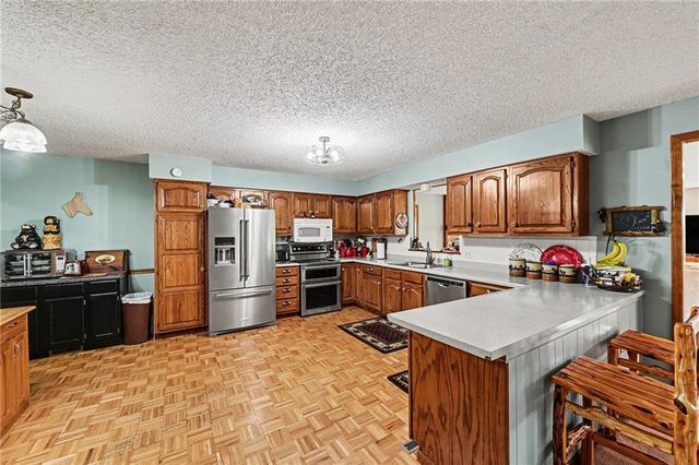 1301 W 8th Street, Edgerton, KS 66021