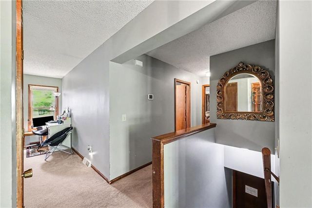 1301 W 8th Street, Edgerton, KS 66021