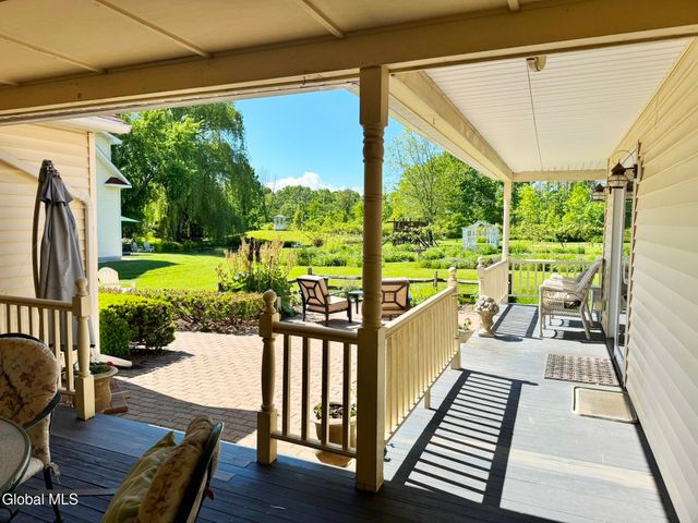 944 Stony Point Road, Schodack, NY 12033