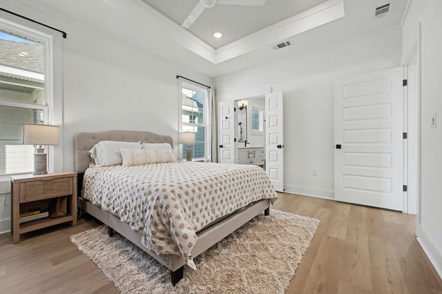 141 S H Street, Pensacola, FL 32502