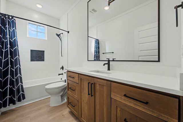 141 S H Street, Pensacola, FL 32502