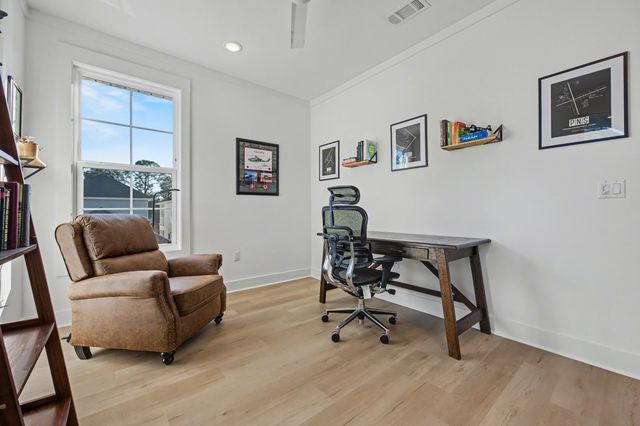 141 S H Street, Pensacola, FL 32502