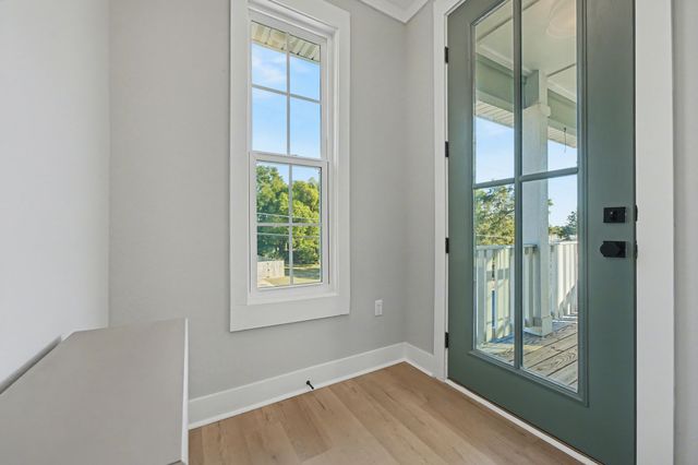 141 S H Street, Pensacola, FL 32502