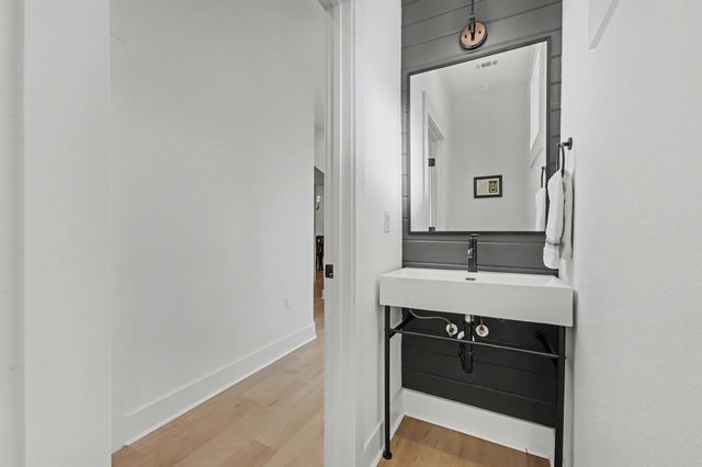 141 S H Street, Pensacola, FL 32502