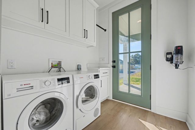 141 S H Street, Pensacola, FL 32502