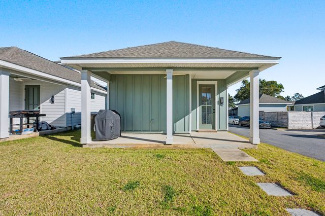 141 S H Street, Pensacola, FL 32502