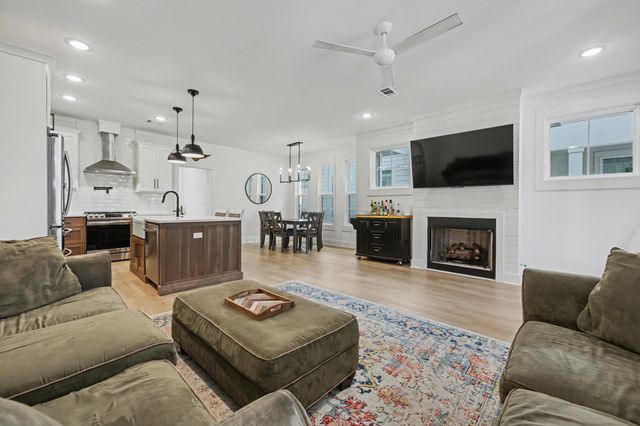 141 S H Street, Pensacola, FL 32502