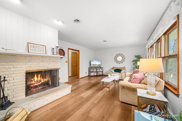 41W880 White Oak Lane, St. Charles, IL 60175