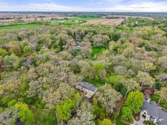 41W880 White Oak Lane, St. Charles, IL 60175
