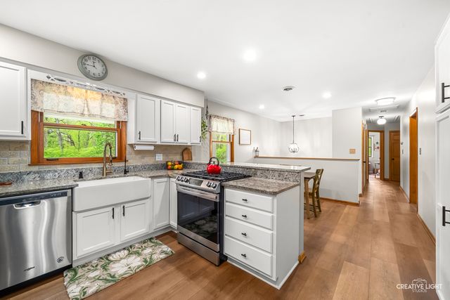 41W880 White Oak Lane, St. Charles, IL 60175