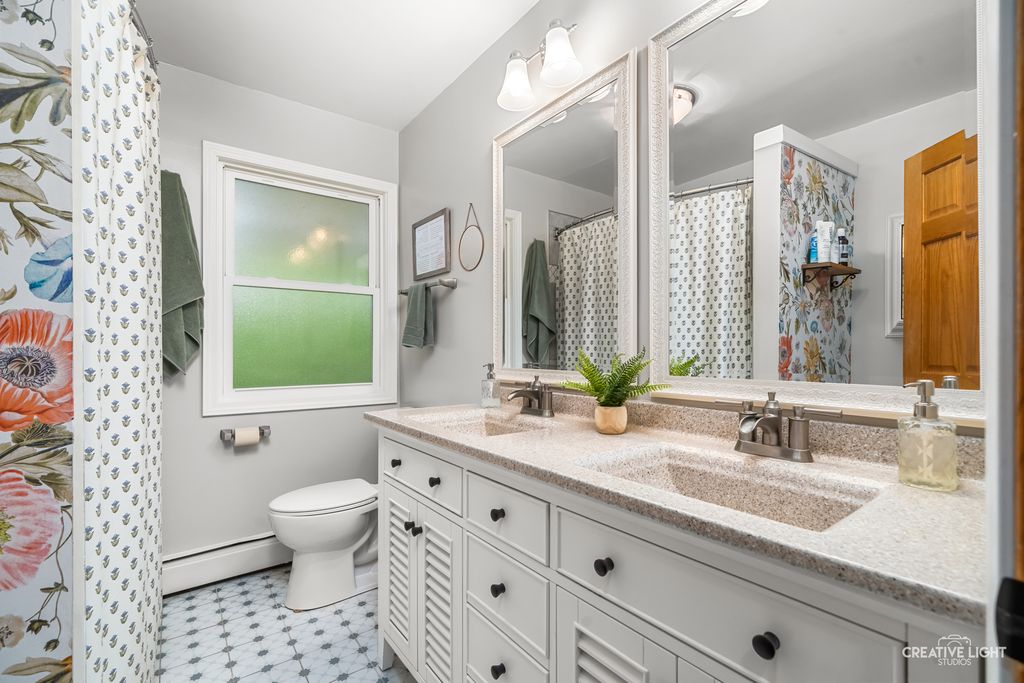 Image 19 of property listing at 41W880 White Oak Lane, St. Charles, IL 60175