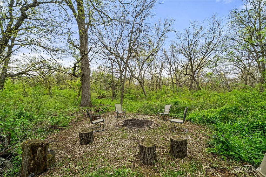 Image 37 of property listing at 41W880 White Oak Lane, St. Charles, IL 60175