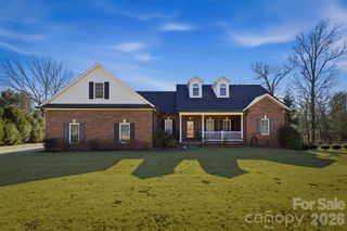106 River Hills Way, Morganton, NC 28655