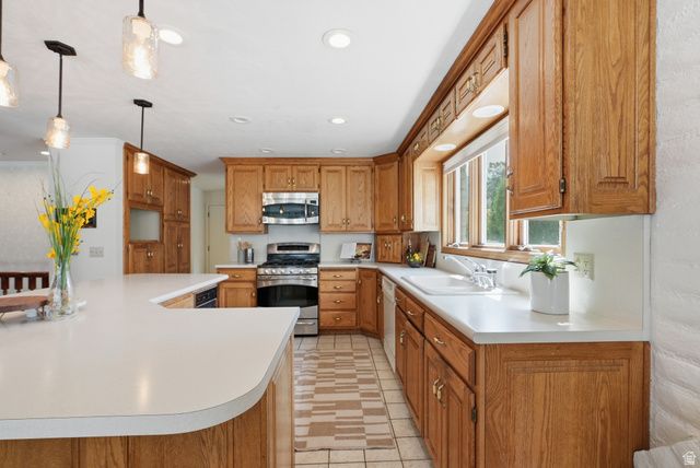 7116 S PONDEROSA DR, Cottonwood Heights, UT 84121