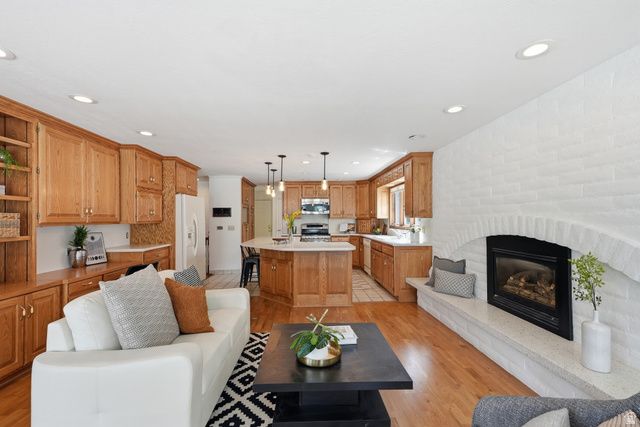 7116 S PONDEROSA DR, Cottonwood Heights, UT 84121