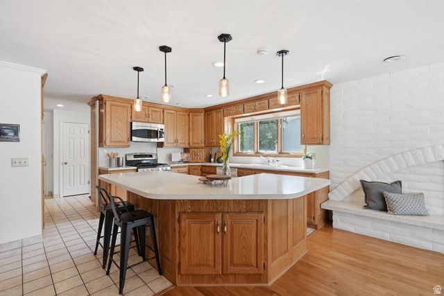 7116 S PONDEROSA DR, Cottonwood Heights, UT 84121
