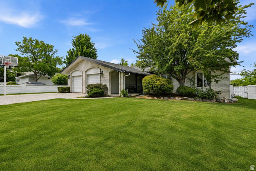 7116 S PONDEROSA DR, Cottonwood Heights, UT 84121 — exterior