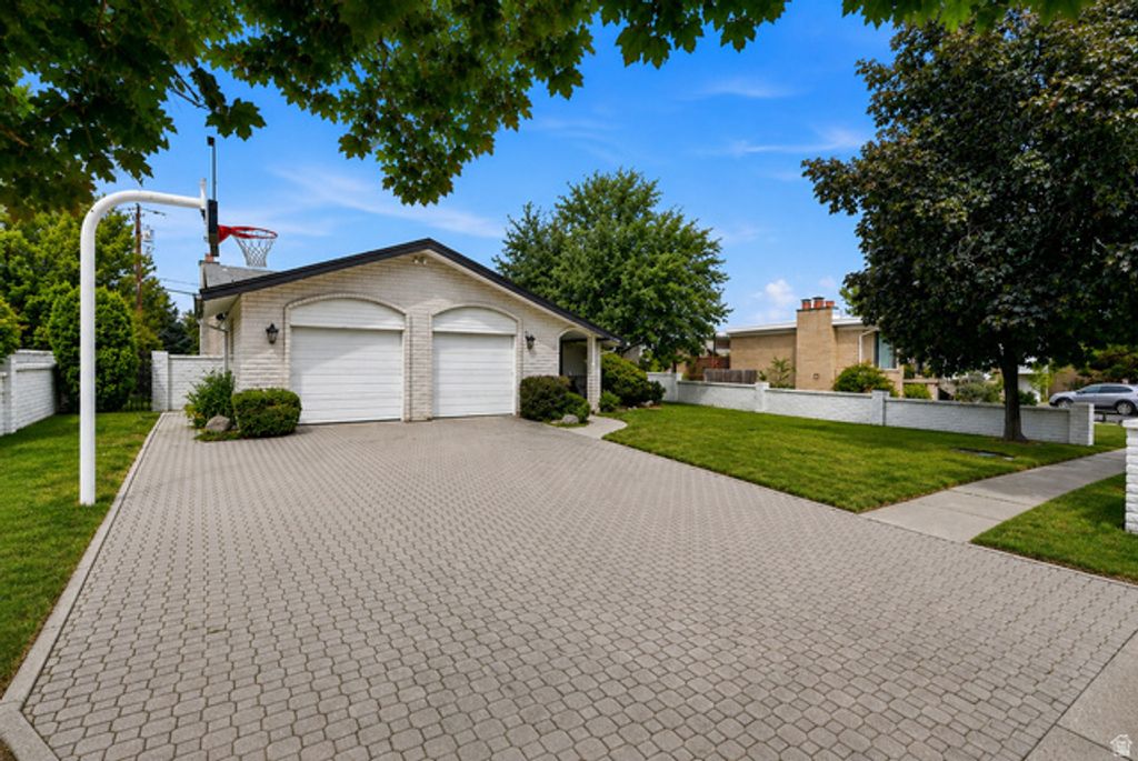 7116 S PONDEROSA DR, Cottonwood Heights, UT 84121 — photo 2