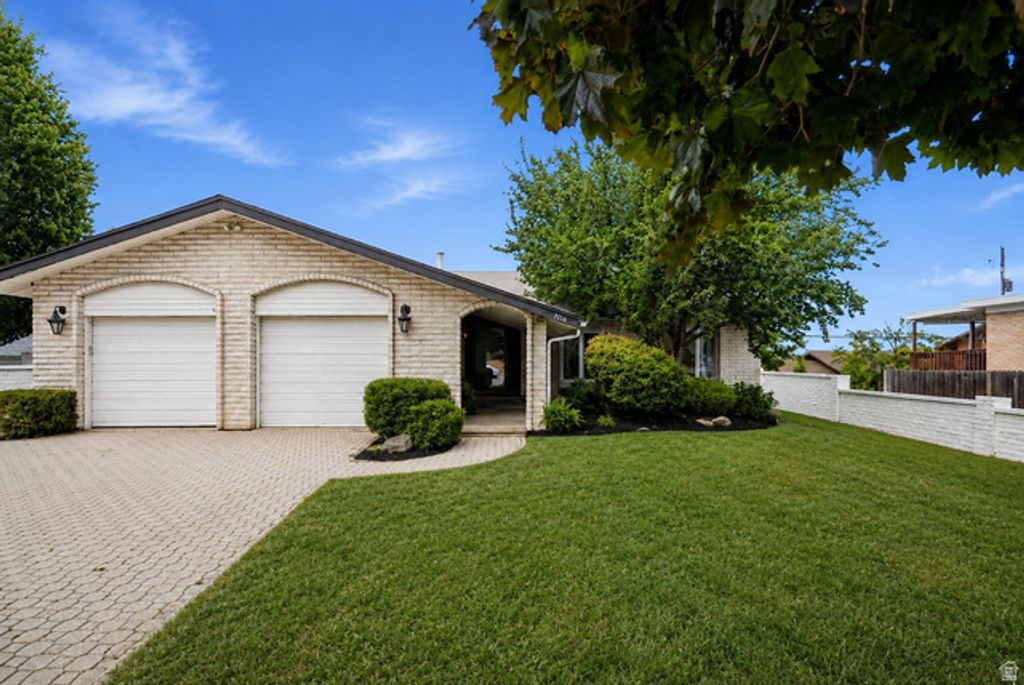 7116 S PONDEROSA DR, Cottonwood Heights, UT 84121 — photo 3