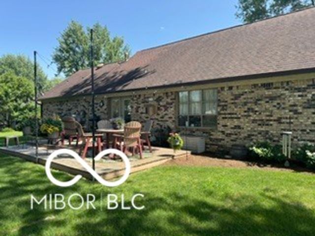 210 Christina Drive, Whiteland, IN 46184