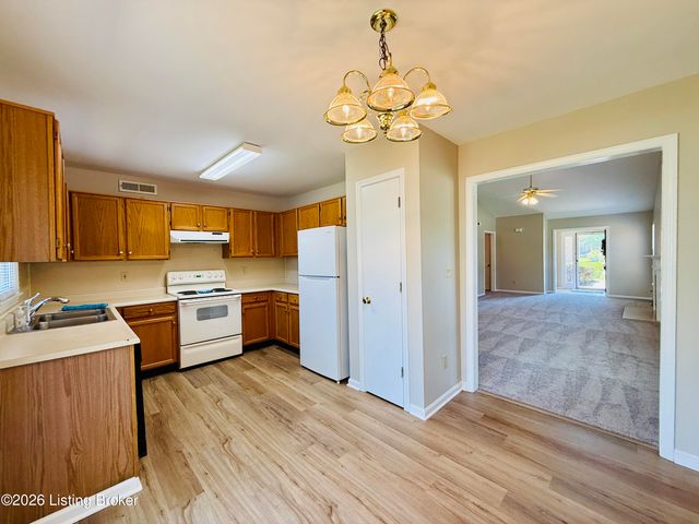 3208 Brightside Ct, Louisville, KY 40220