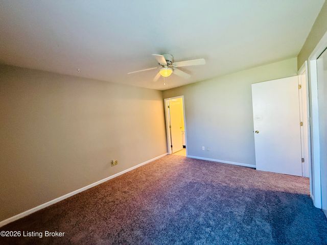 3208 Brightside Ct, Louisville, KY 40220