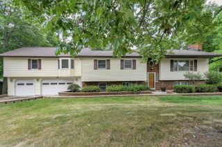 910 Ivy Drive, Zanesville, OH 43701
