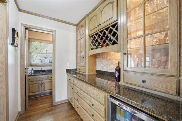 5475 W 85th Terrace, Prairie Village, KS 66207