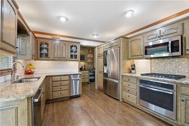 5475 W 85th Terrace, Prairie Village, KS 66207
