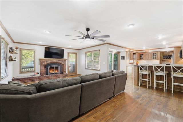 5475 W 85th Terrace, Prairie Village, KS 66207