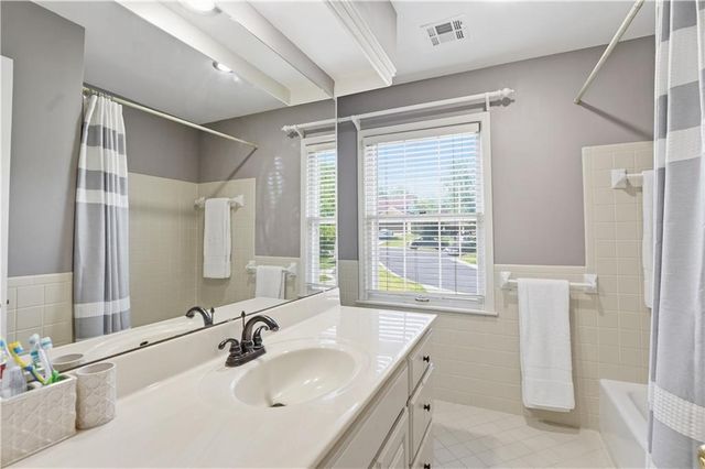 5475 W 85th Terrace, Prairie Village, KS 66207