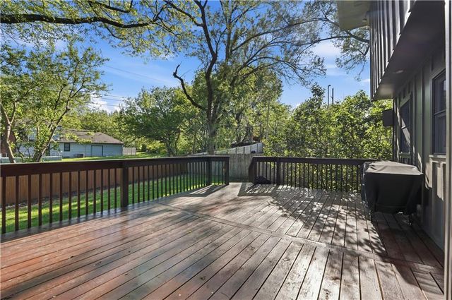5475 W 85th Terrace, Prairie Village, KS 66207