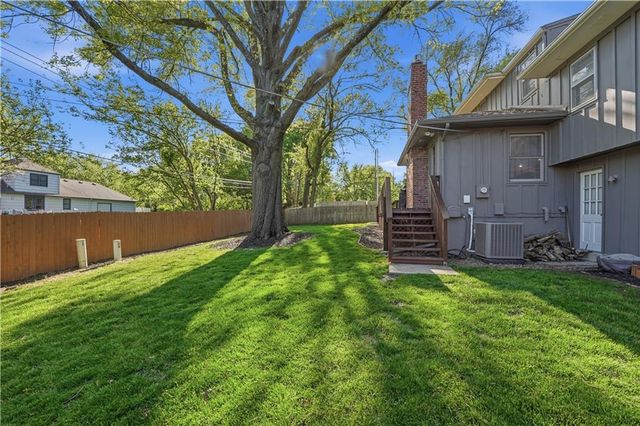 5475 W 85th Terrace, Prairie Village, KS 66207