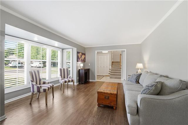 5475 W 85th Terrace, Prairie Village, KS 66207