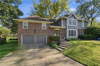 5475 W 85th Terrace, Prairie Village, KS 66207