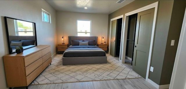 505 Los Arboles Avenue NW, Albuquerque, NM 87107