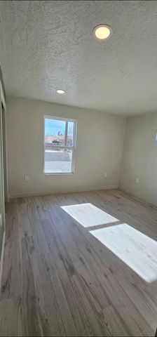 505 Los Arboles Avenue NW, Albuquerque, NM 87107