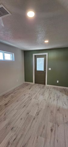 505 Los Arboles Avenue NW, Albuquerque, NM 87107