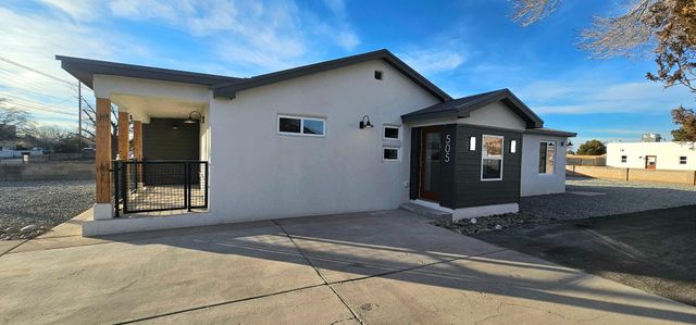 505 Los Arboles Avenue NW, Albuquerque, NM 87107