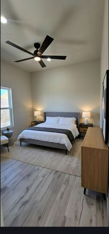 505 Los Arboles Avenue NW, Albuquerque, NM 87107