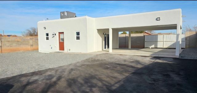 505 Los Arboles Avenue NW, Albuquerque, NM 87107