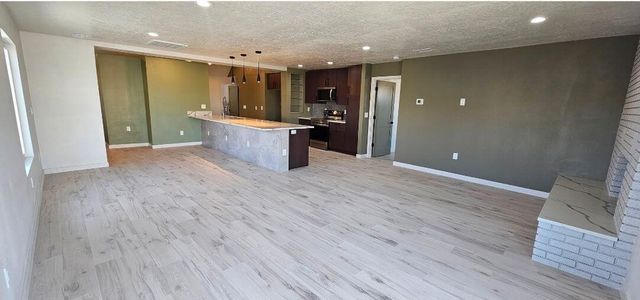 505 Los Arboles Avenue NW, Albuquerque, NM 87107