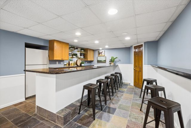 1524 Fieldcrest Drive, West Chicago, IL 60185
