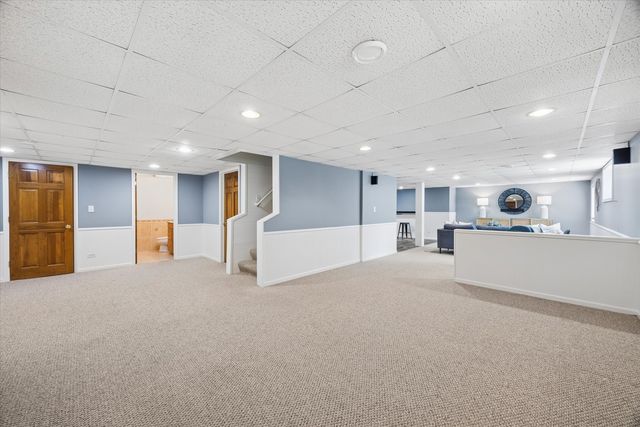 1524 Fieldcrest Drive, West Chicago, IL 60185
